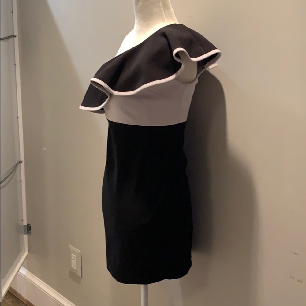 ASOS Vesper One Shoulder Ruffle Shoulder - Picture 3 of 5